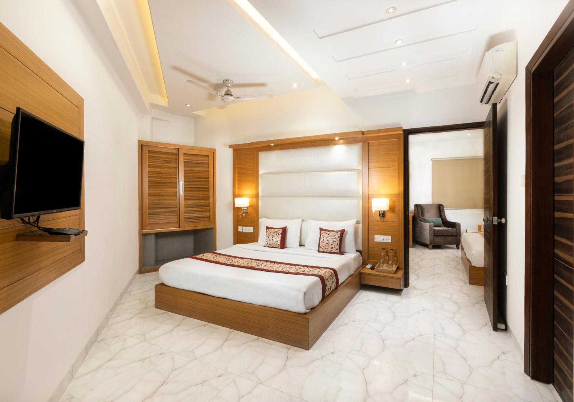 Hotel Aero Star By Star Group New Delhi Eksteriør billede