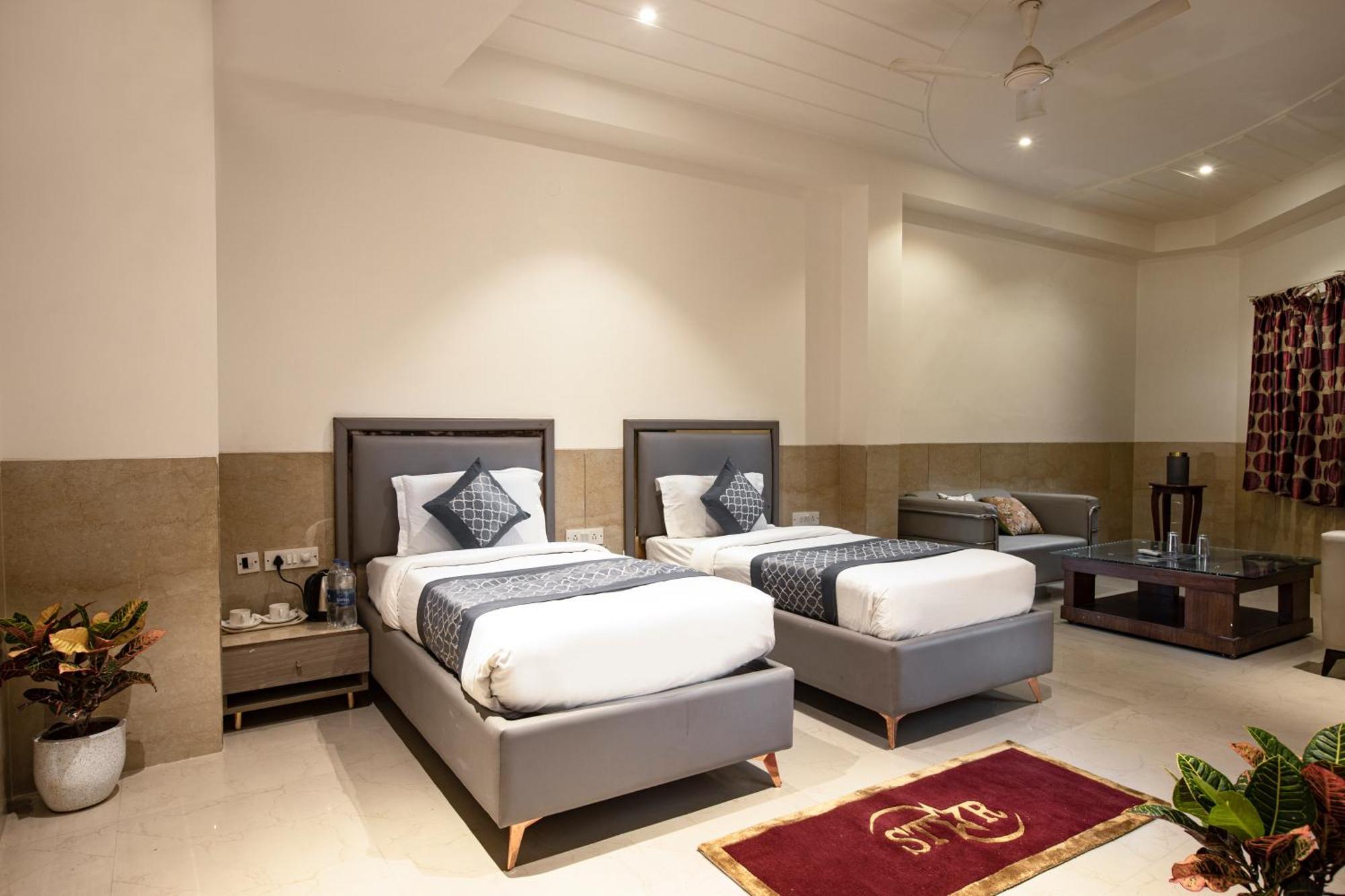 Hotel Aero Star By Star Group New Delhi Eksteriør billede