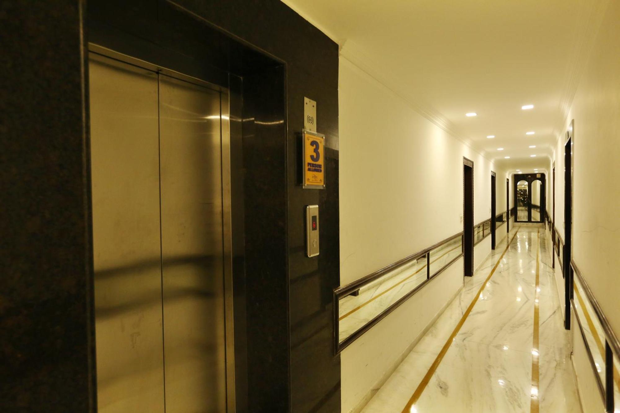 Hotel Aero Star By Star Group New Delhi Eksteriør billede