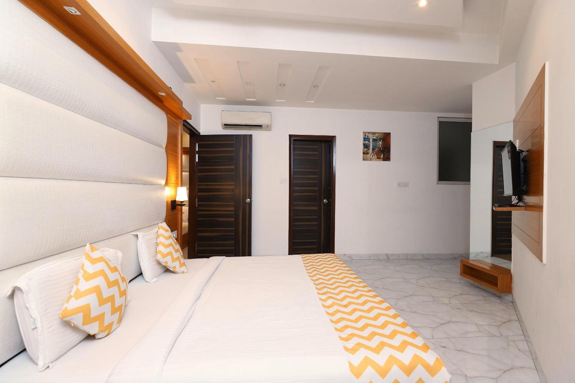 Hotel Aero Star By Star Group New Delhi Eksteriør billede